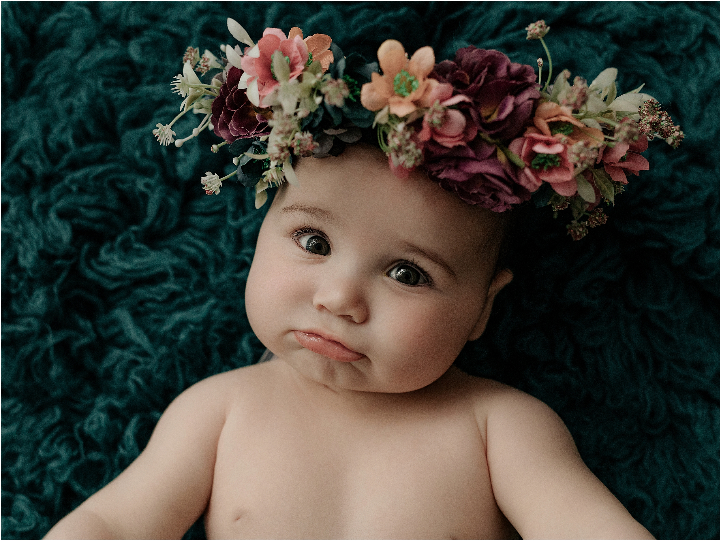 Retrato natural de bebé en estudio en Santiago de Compostela