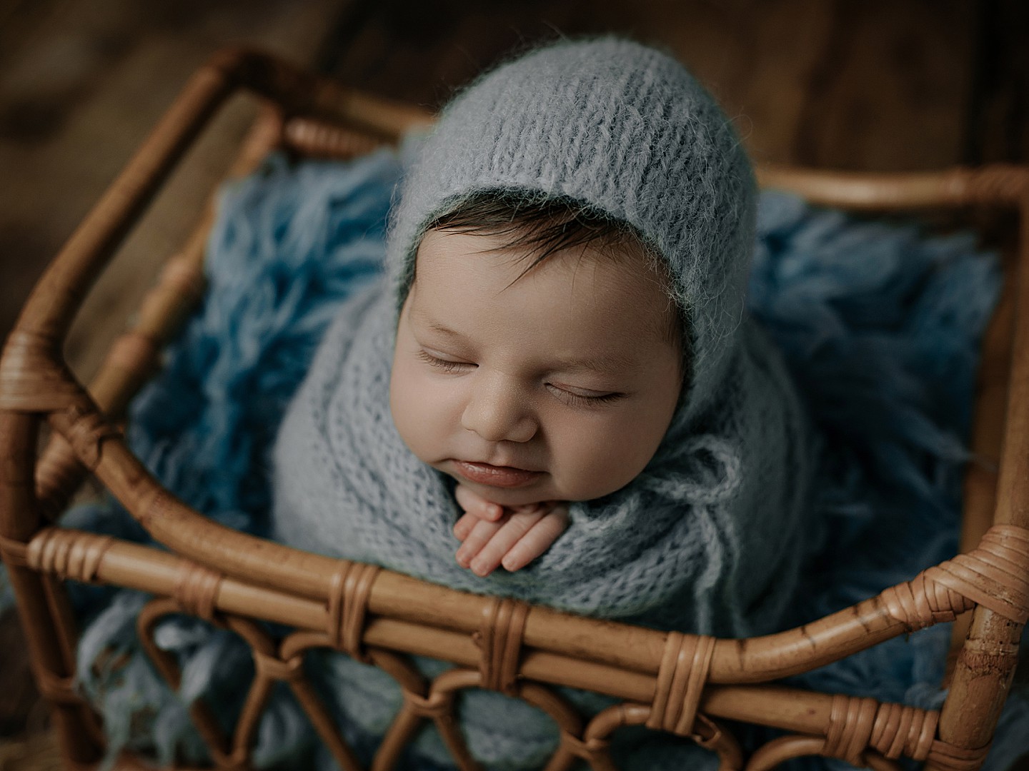 Bebé en una sesión newborn Mini